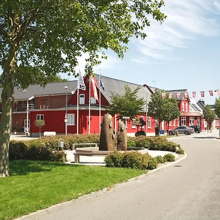 Inn & 3*